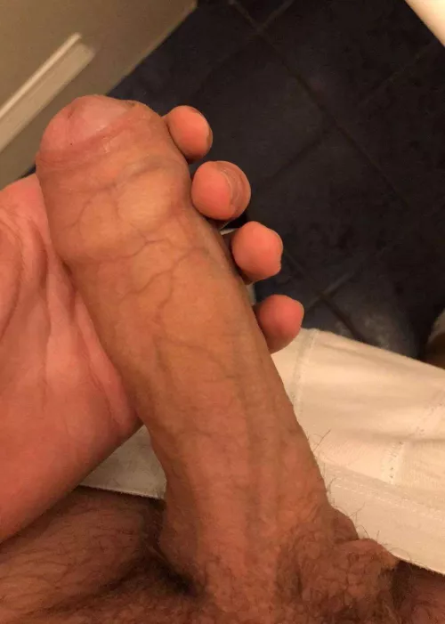 6’3 tall, 27 year old, single cock in Scotland…thoughts?