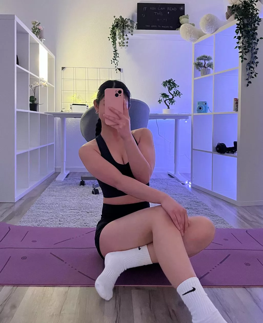 Any volunteer to help me stretch🥺🤭