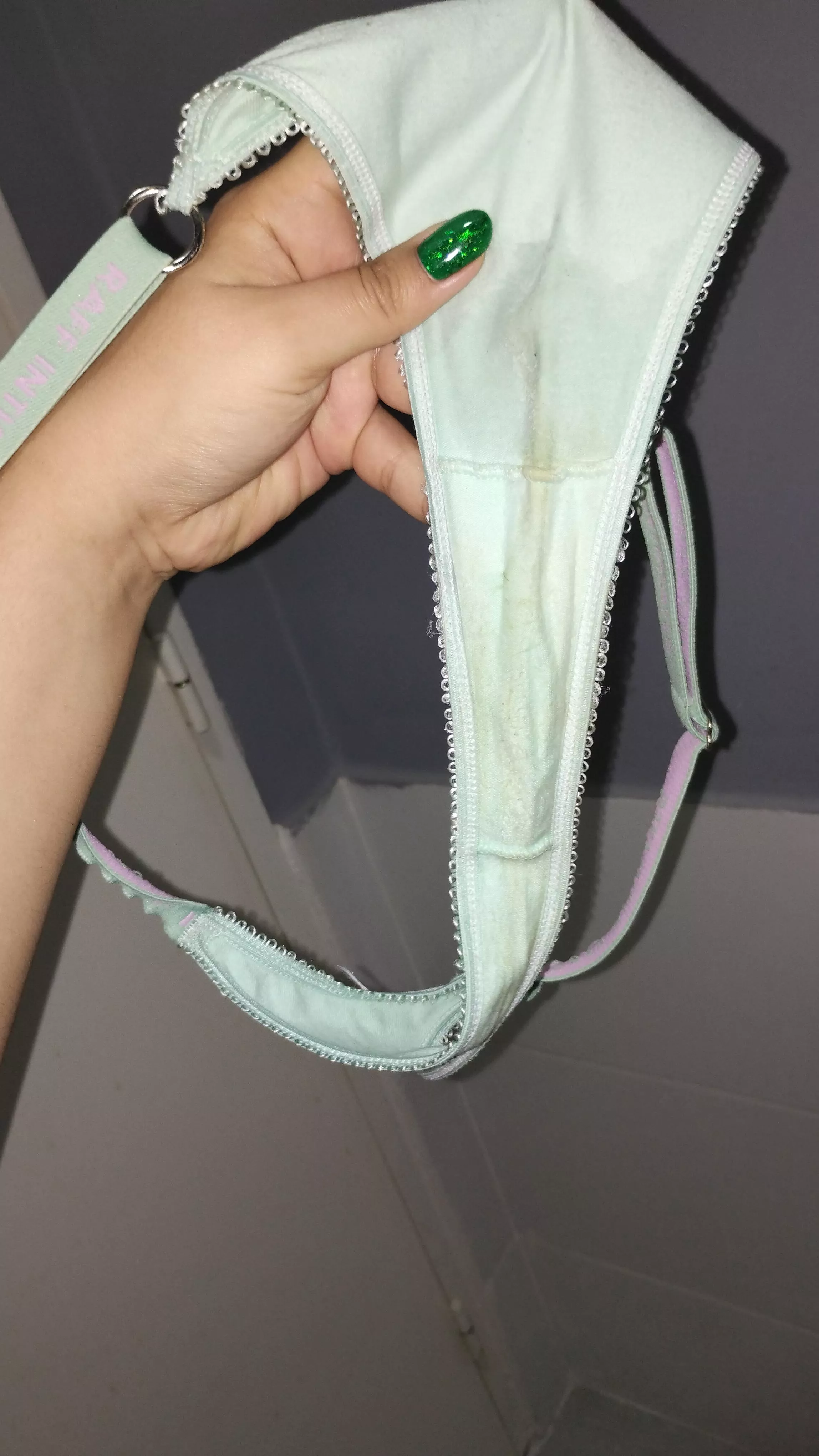 Can you describe their smell in only 3 words?