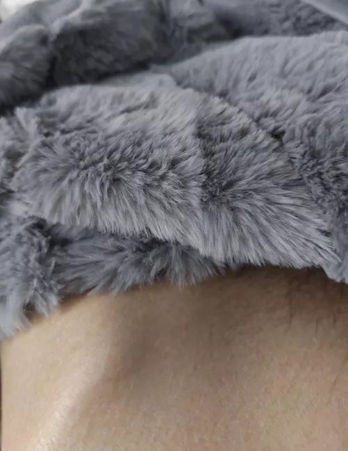 Does anyone have porn with guys humping soft blanket or pillow? If so, dm me