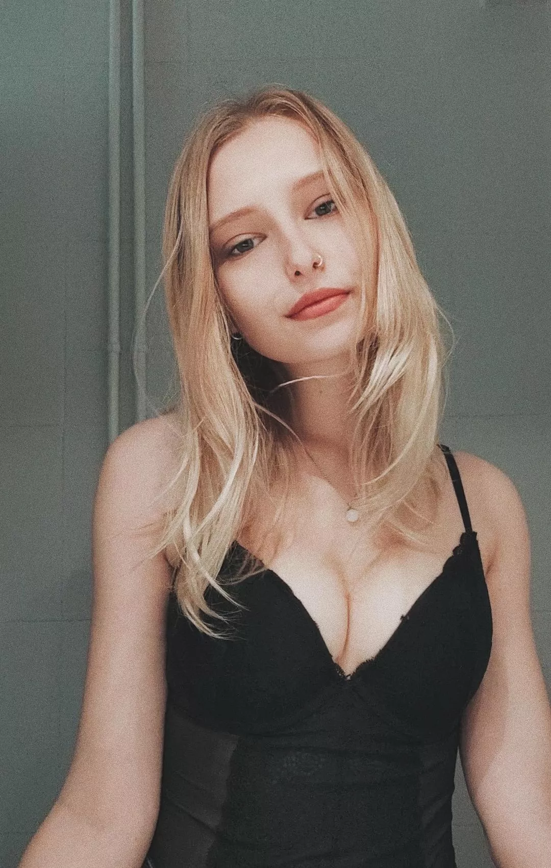 Feeling classy in this little body top