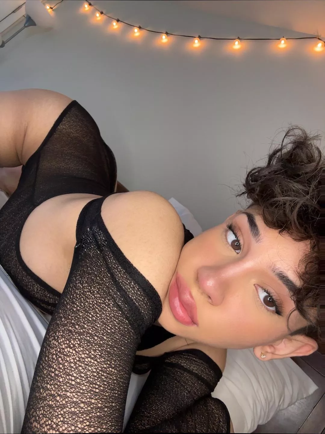 finger throat me while you breed me?🩵