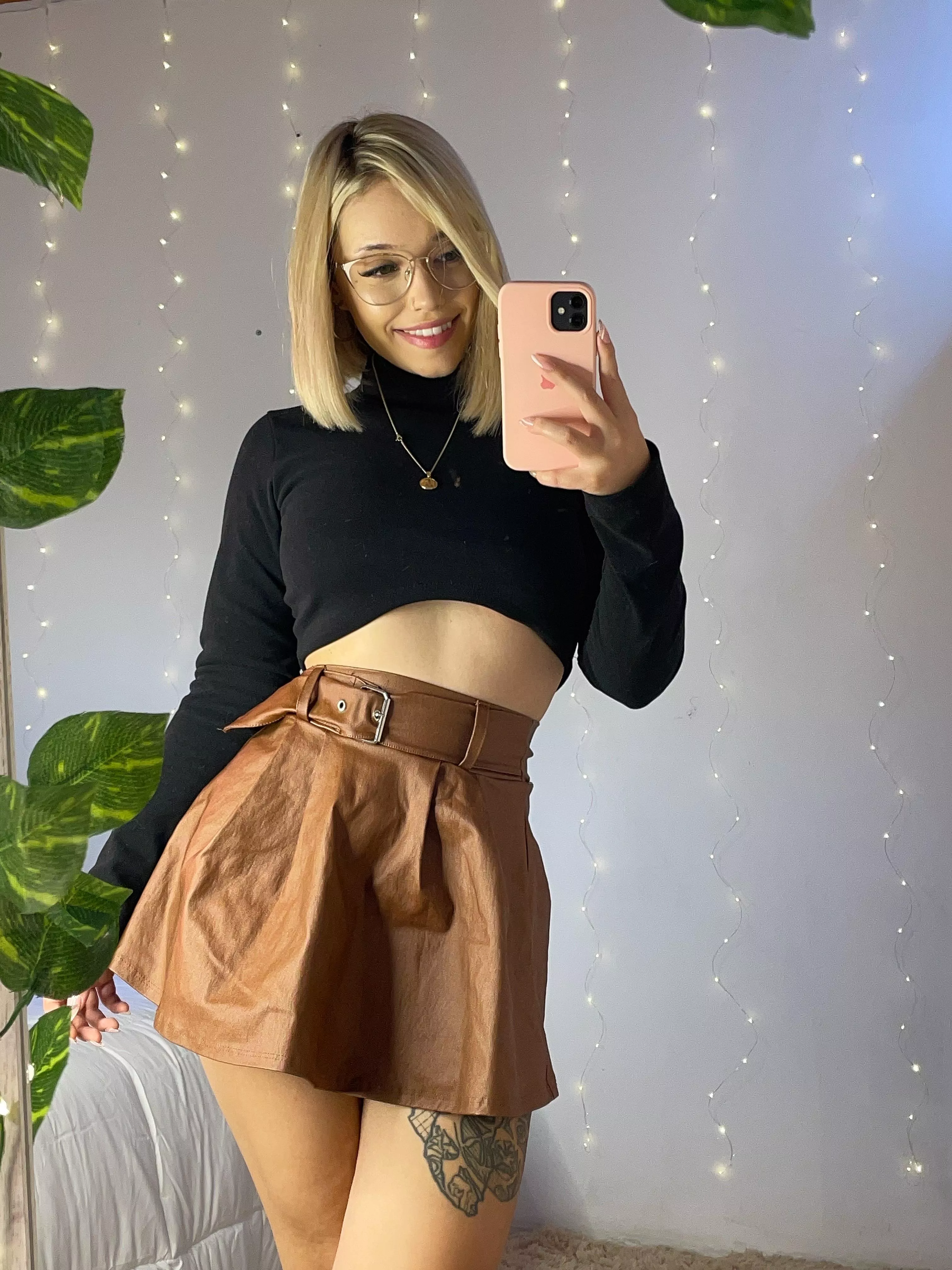 For a change, let's wear a brown leather skirt for today. Do you like it? :)