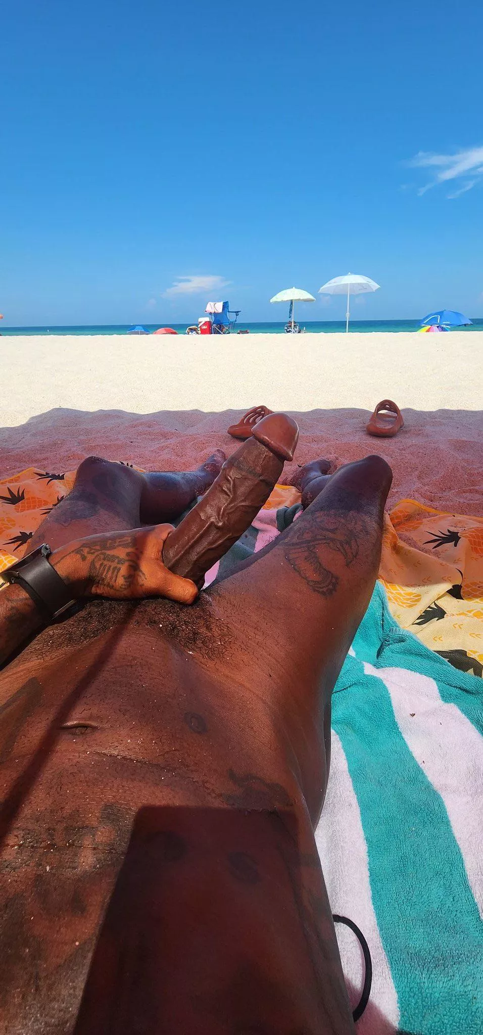 Hit you w them beach back shots slow 🐍 dick you down till your in my big dick heaven 👀🔨