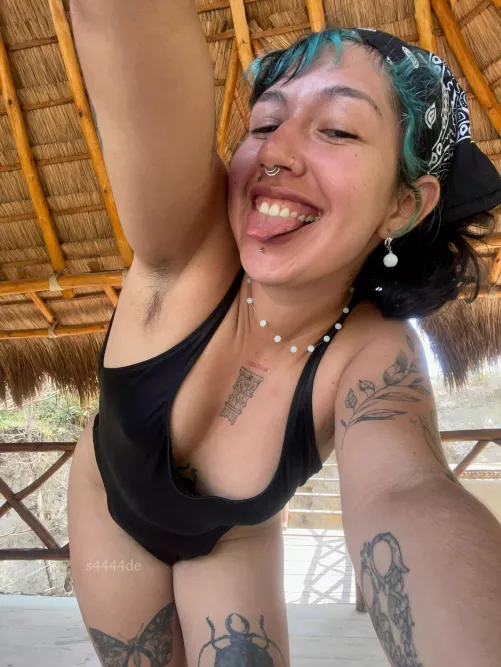 I love showing off hairy pits