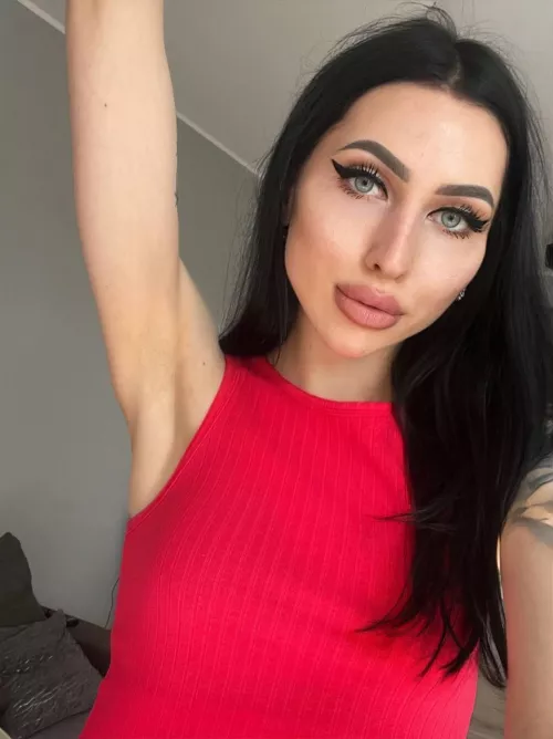 I think red suits brunettes