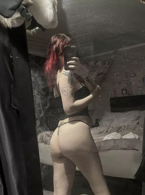 I'm going to send nudes to you as many guys as I can, you wanna be next? 🍭💗