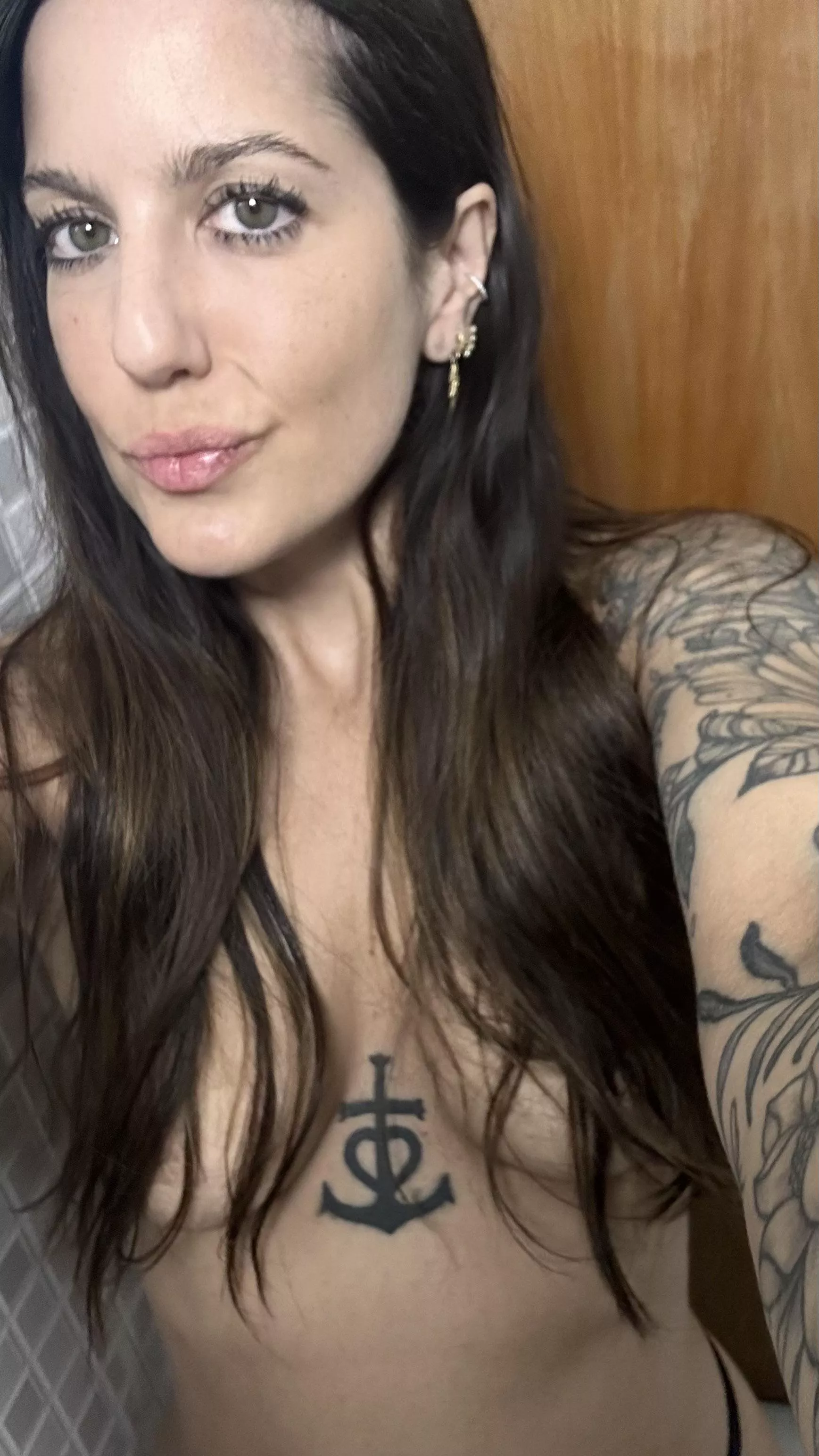 I'm looking for a bet ........ wanna be mine? Yes or No