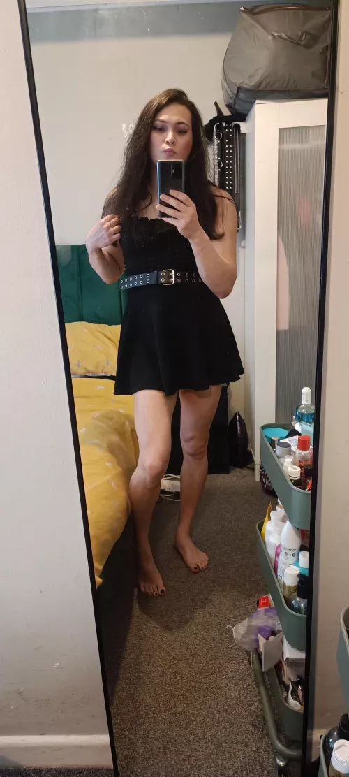 Just a cute simple black dress 🩷