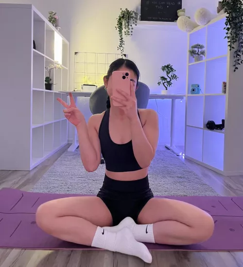 Just ur friendly neighbour 👀