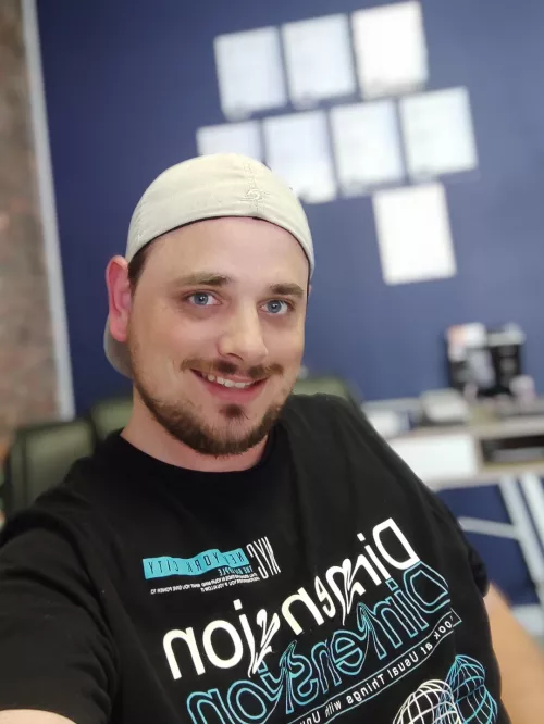 Not muscular enough for grinder and not fat enough for chasers. The struggle is real 😂😂😂