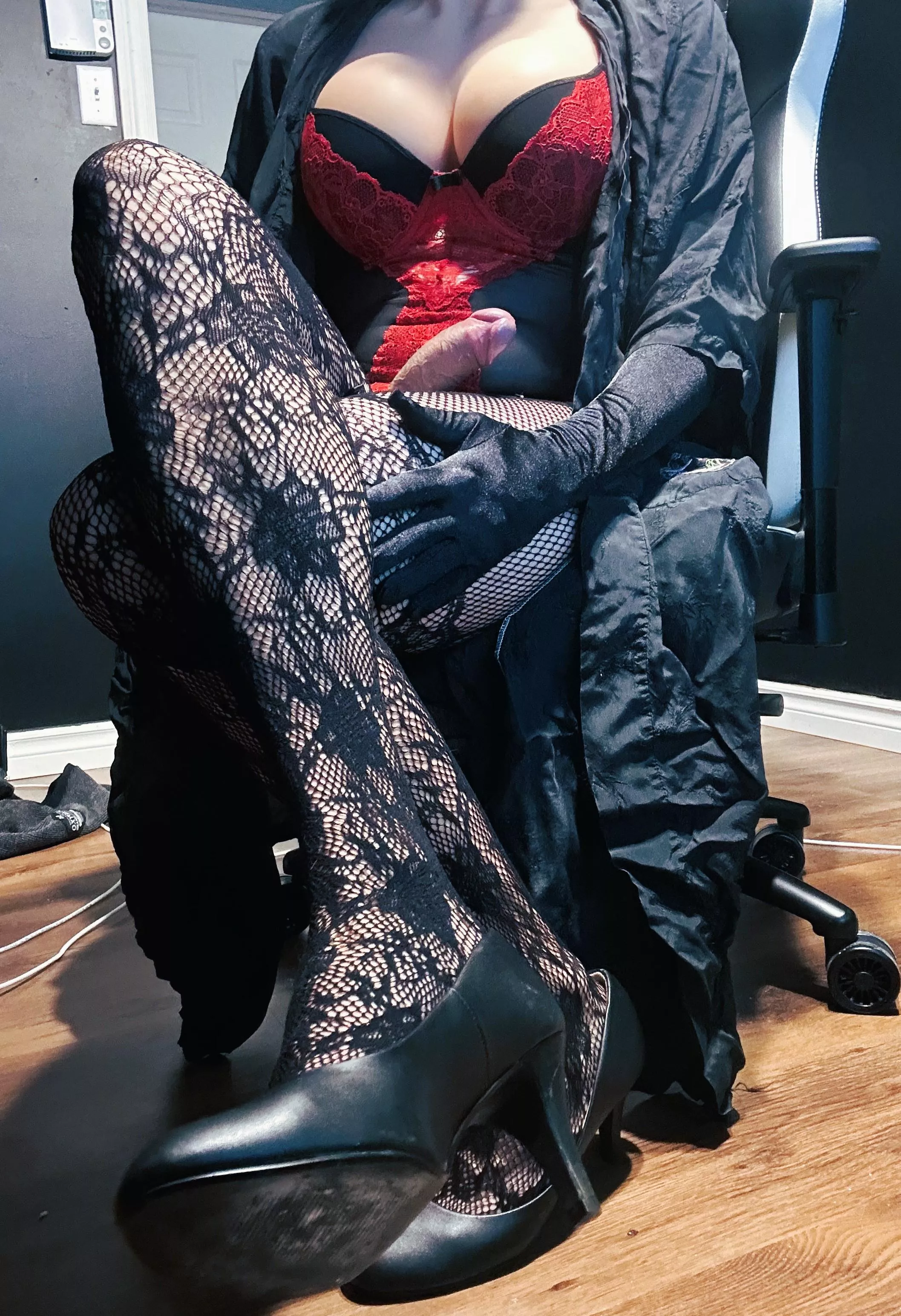 Would you stay for the night if you saw me like this ???