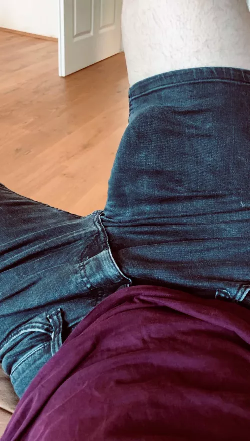 Helping a friend move. Are my shorts too short?