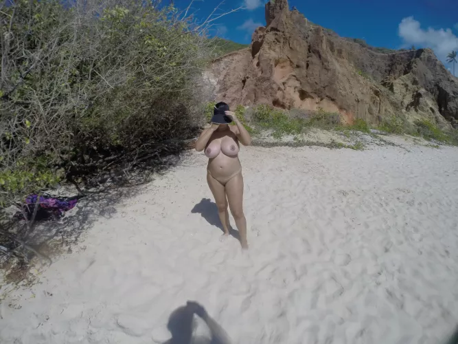 Pregnant at nudismo beach 