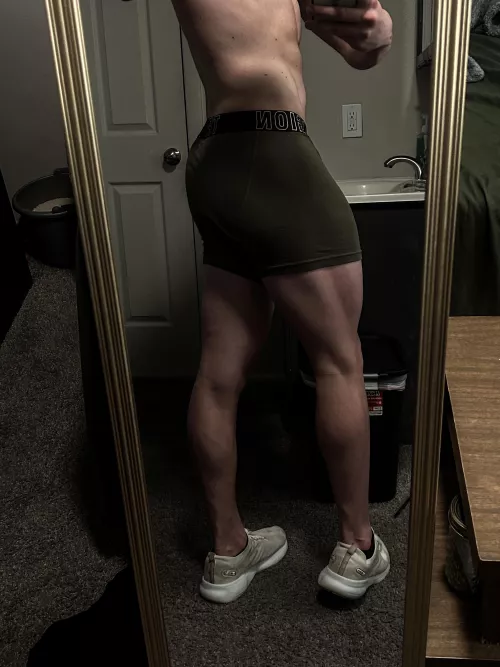 [20] do you like muscular guys?