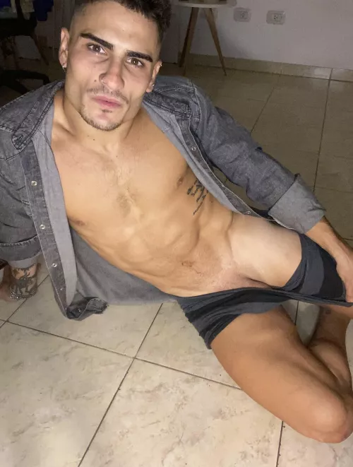 [24] Abs and Peek of Cock: Seductive Showcase