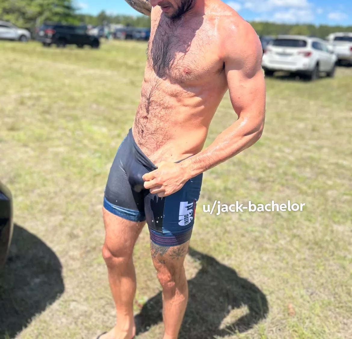 A little outdoor shower after a swim. 