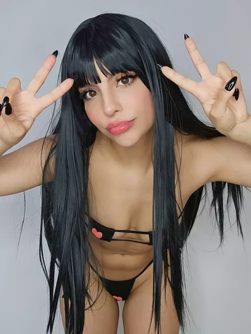 are u letting an 19 years old w no experience stay over if she asks u to?