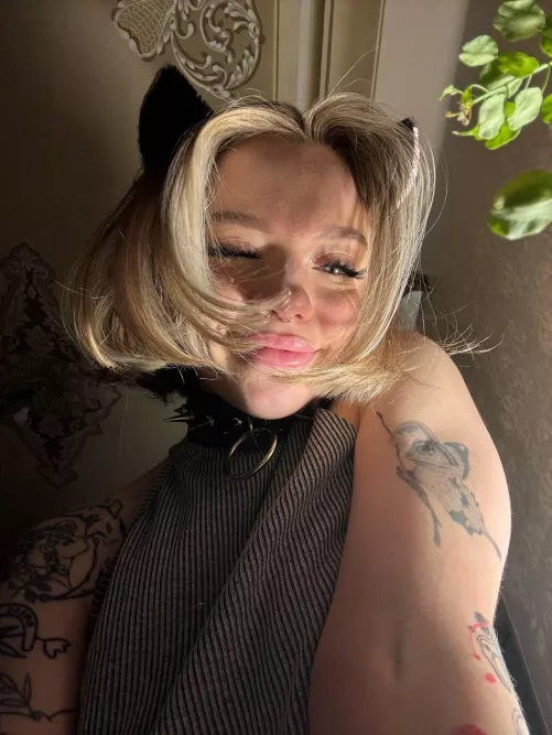 Do I look like a good obedient girl?