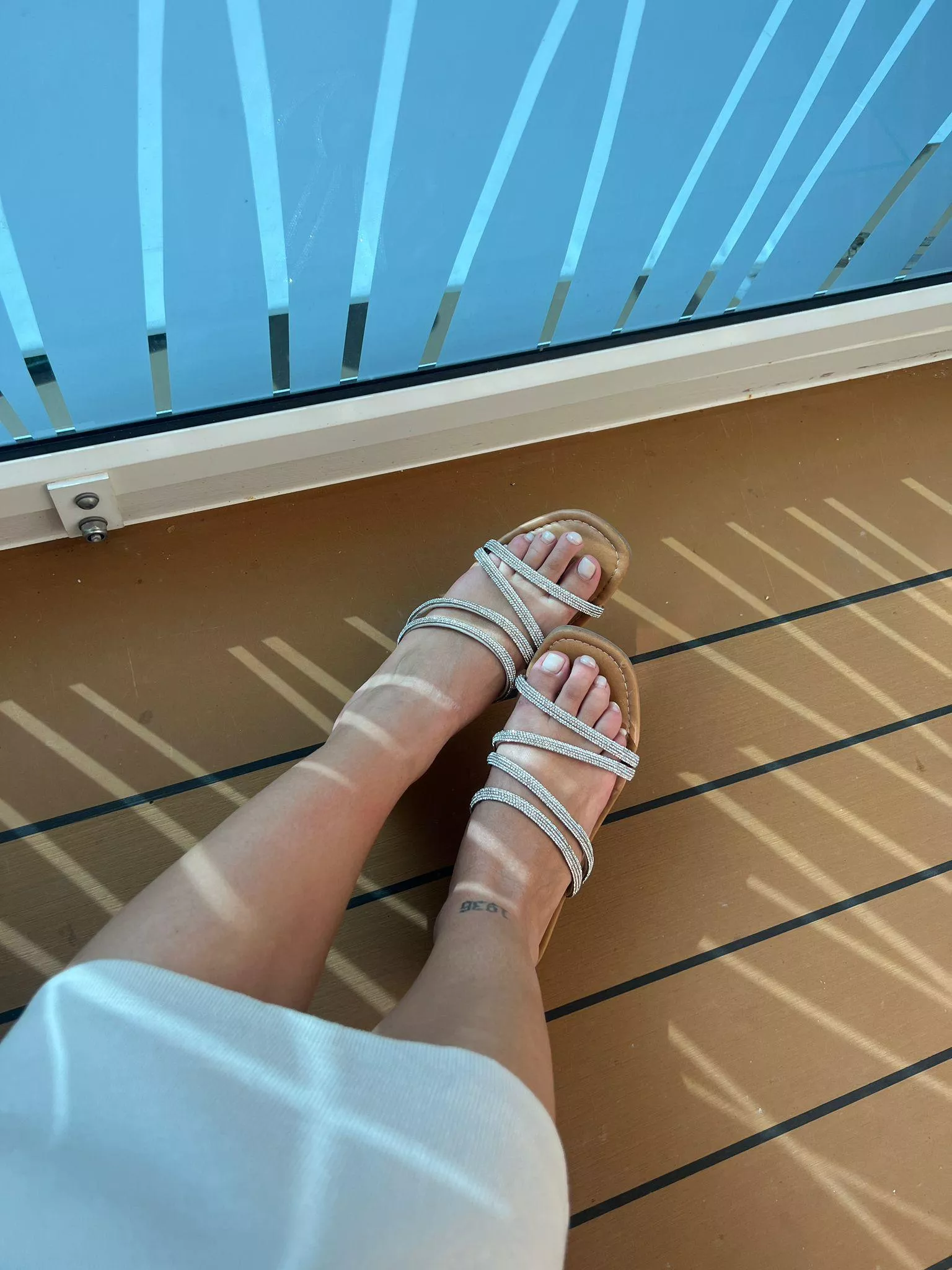 do you want my 18yo feet in your face on the first date?