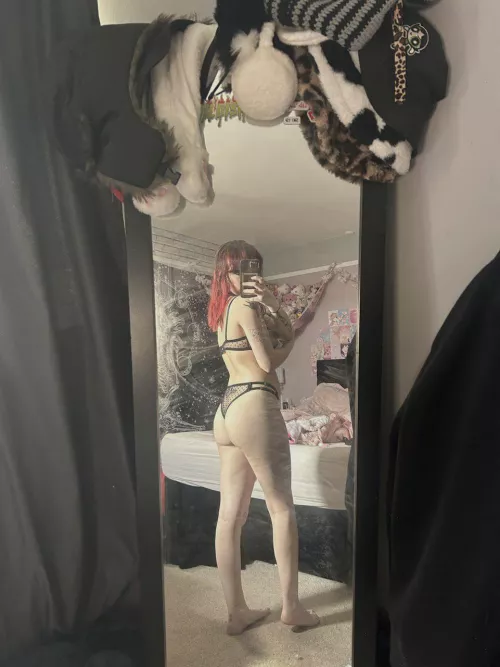 every 'hello' gets a vid to jerk off too