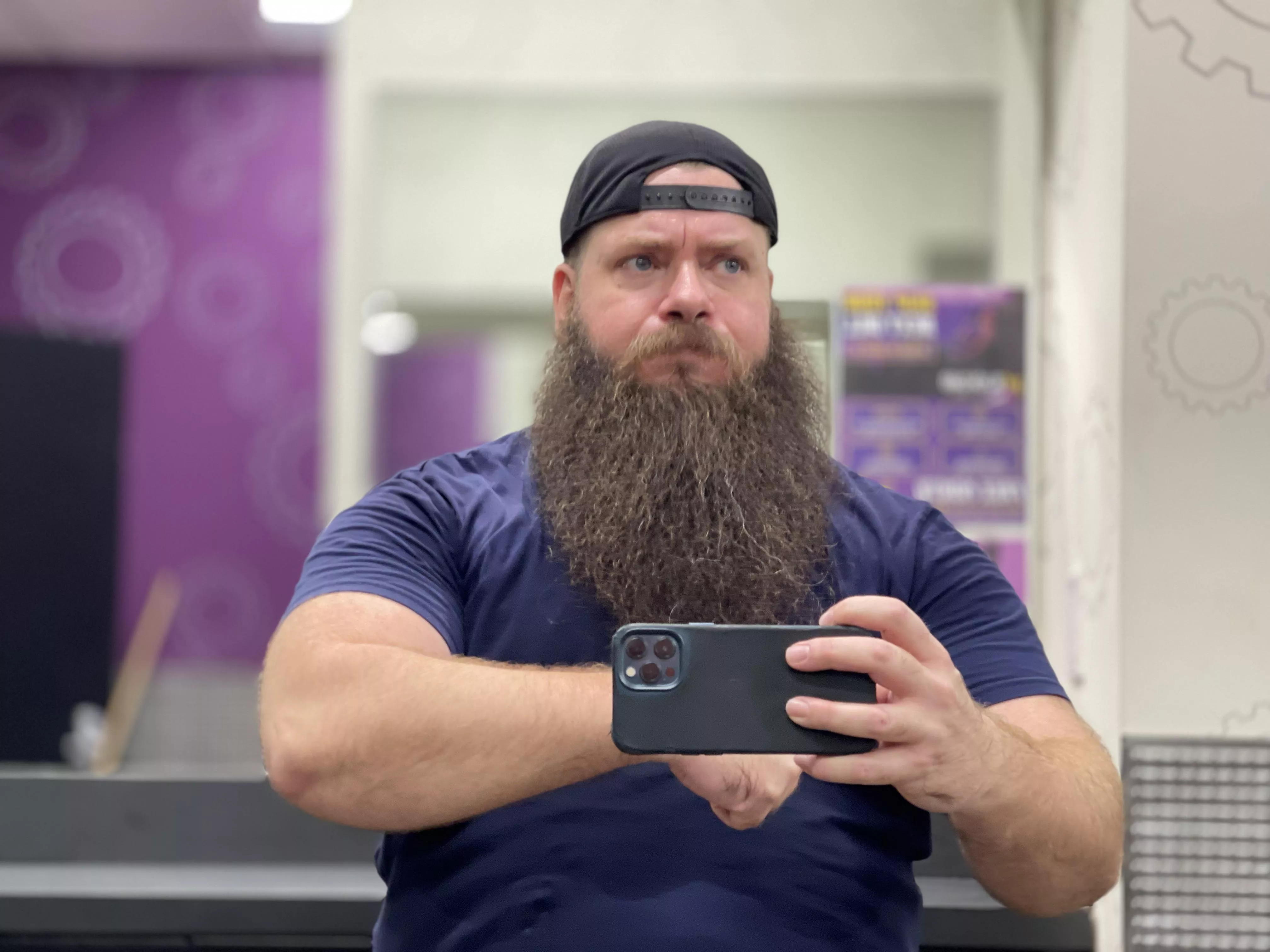 Flashing my forearms in front of gym bros in the locker room to establish dominance 💪