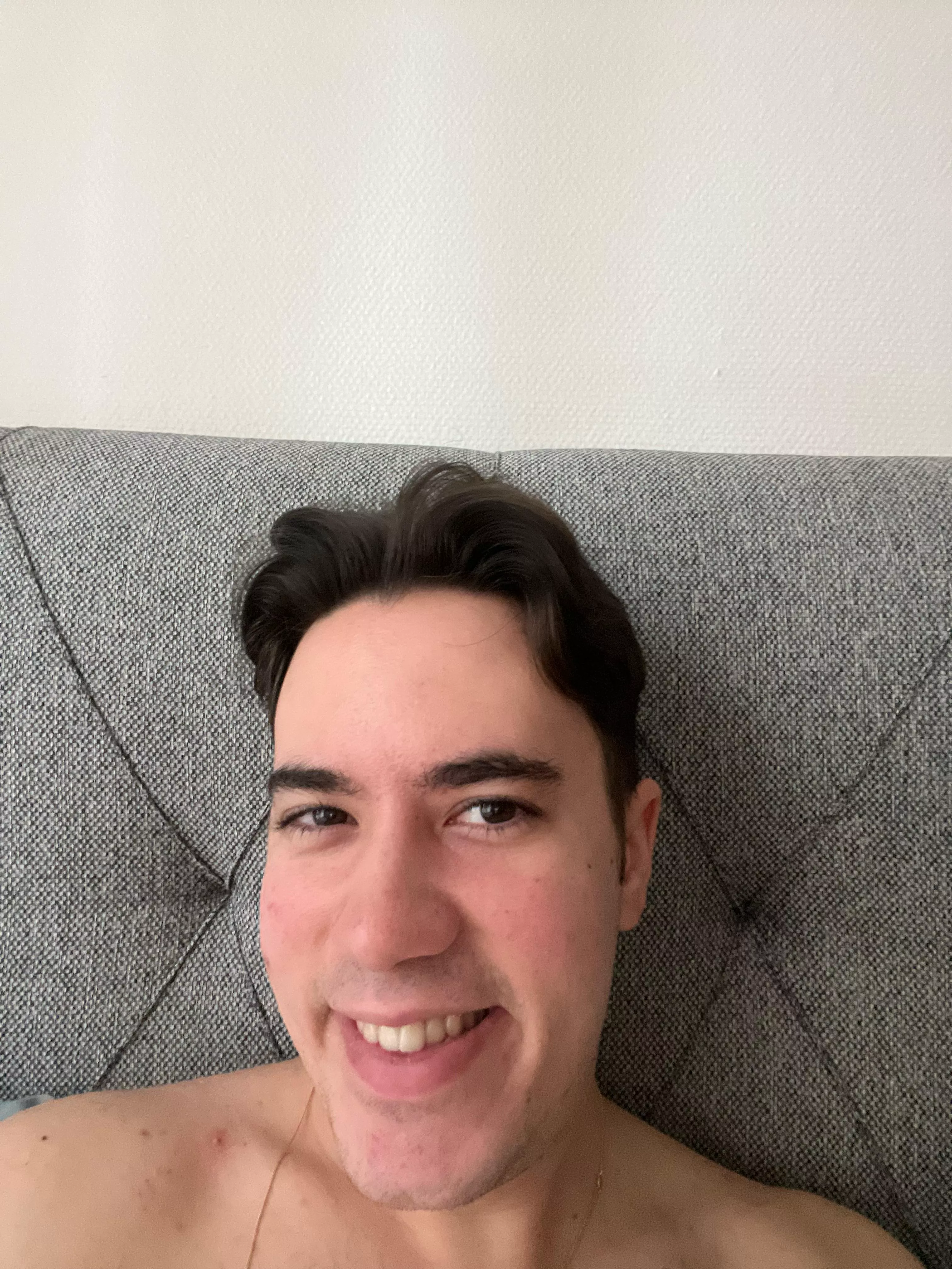 Goood day to you all🥰. Feel like chatting and in need of more gaming buddies. Currently playing FFXIV but I have a lot of games☺️