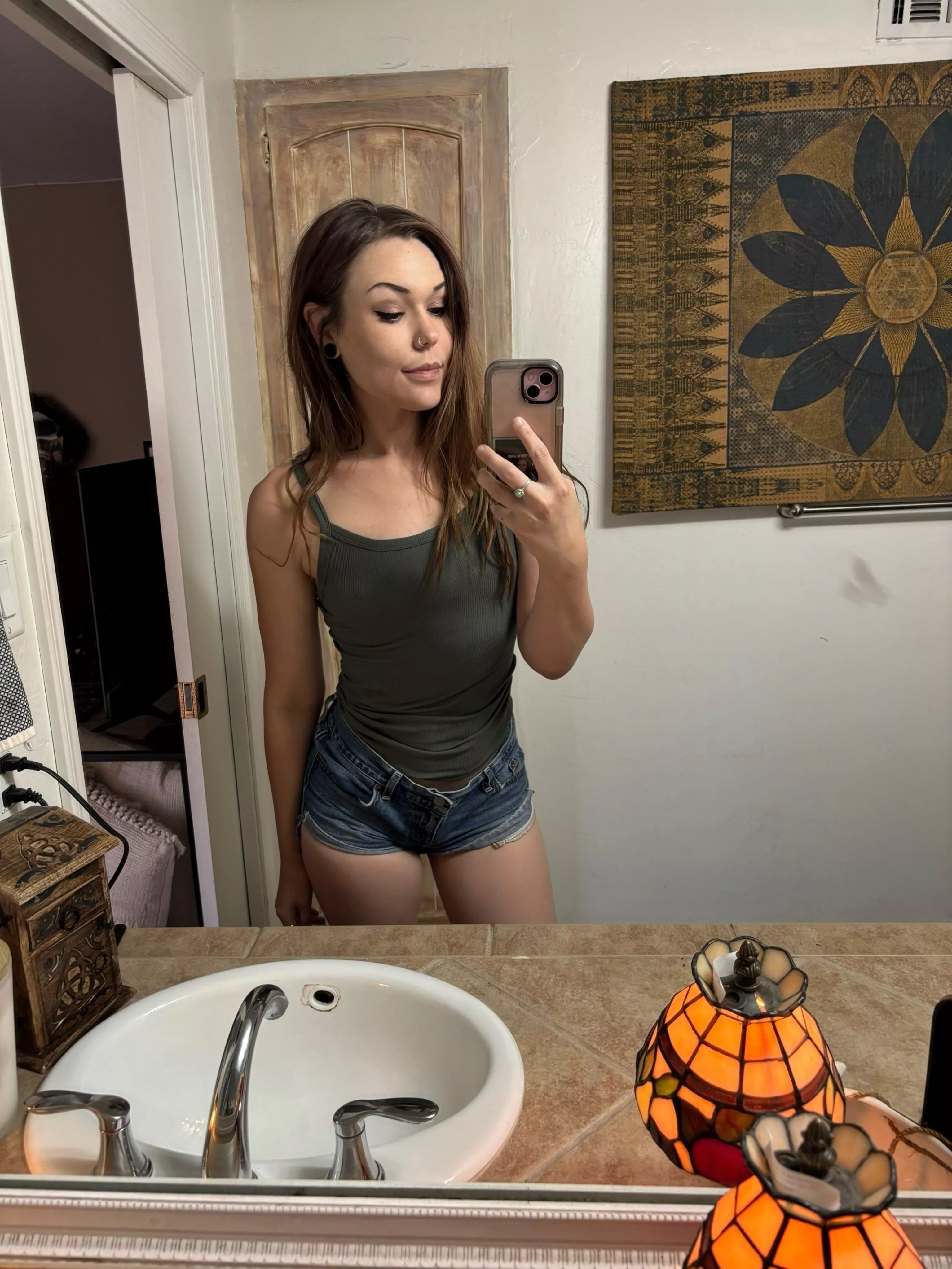 Gotta love a good pair of Levi’s [f]27