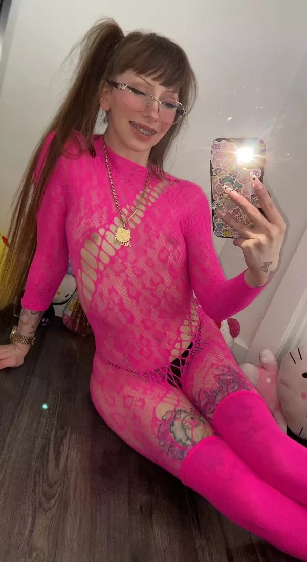 Is my catsuit cute ;3