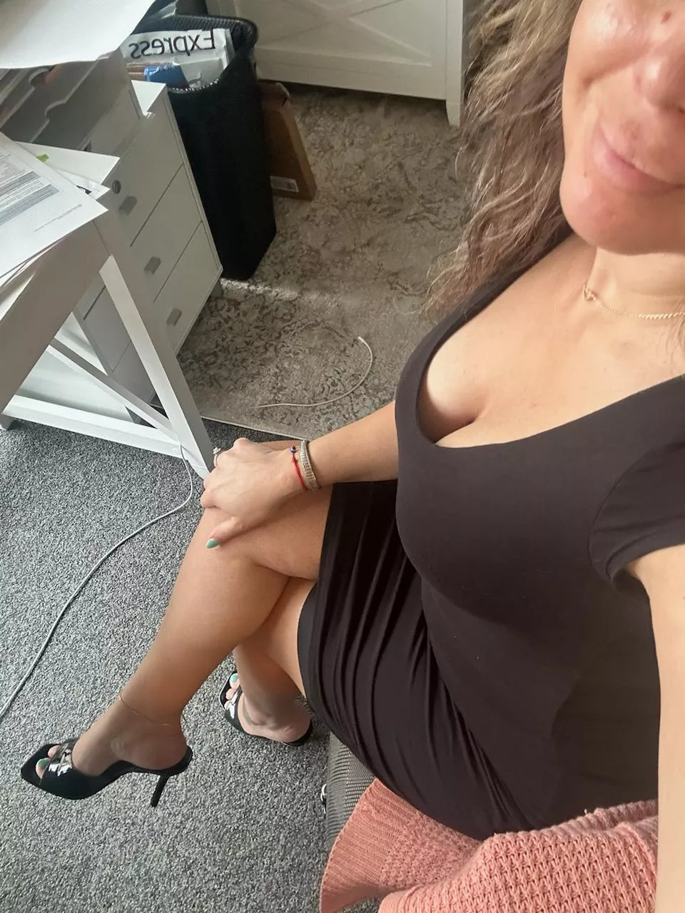 Its Monday. Hope we can start our week off on a good note