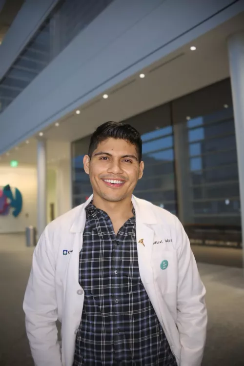 Medical student looking for friends :) 