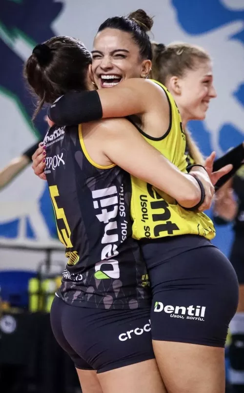 Monique Pavao and Natinha Araujo
