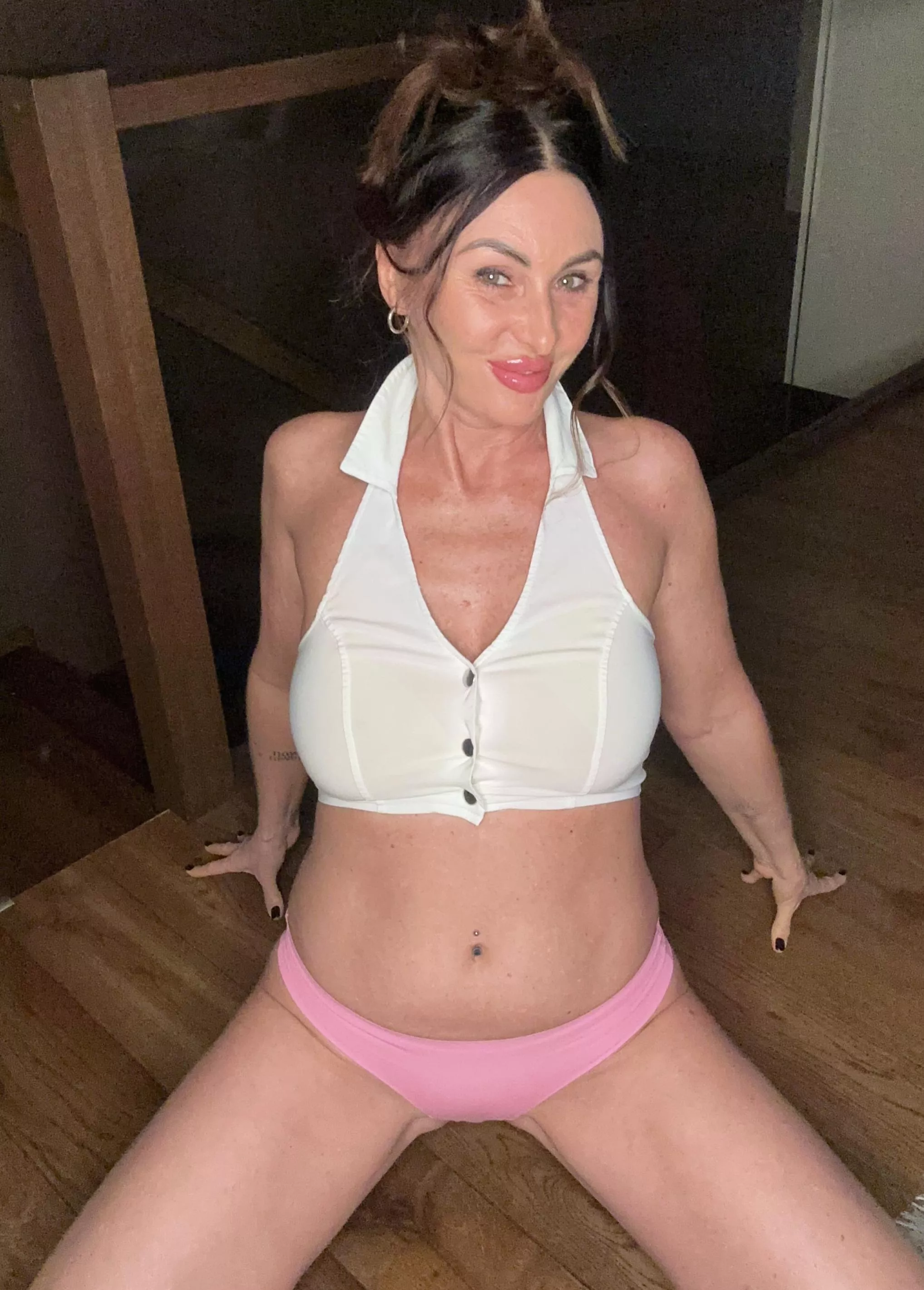 So horny today and hubby is gone