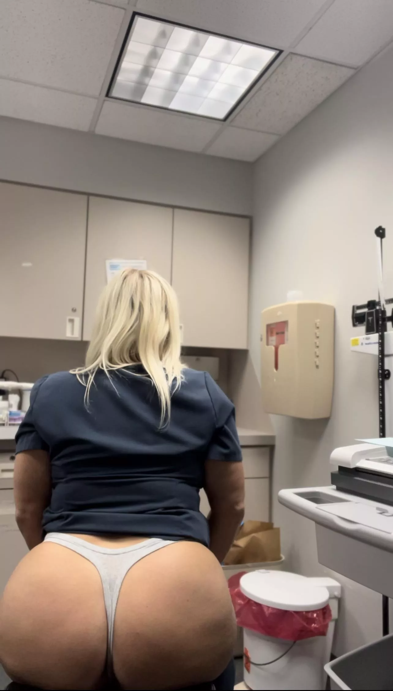 You walk in to the exam room and see me, wyd?!