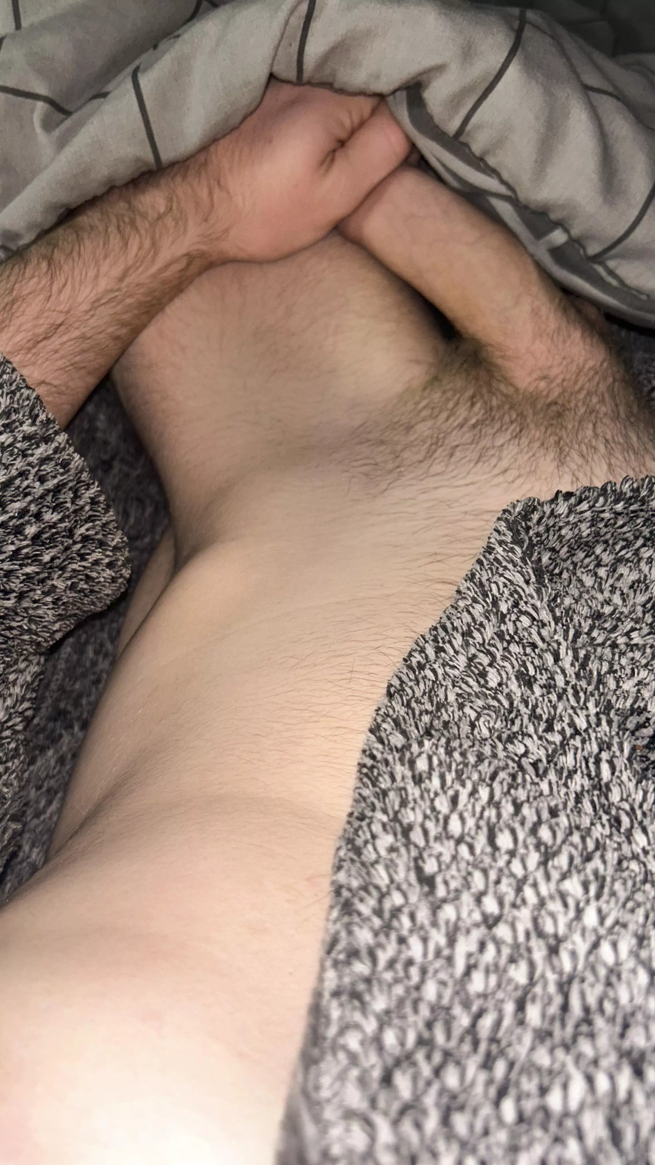 Always need a hand in the morning 😅😈