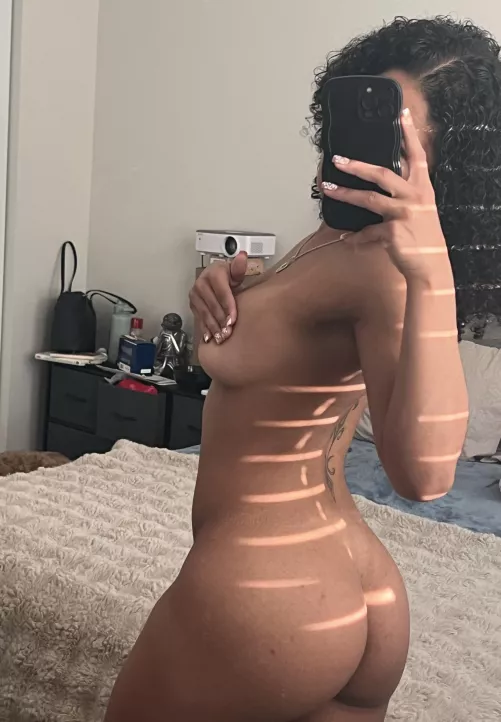 Curly hair and in need of backshots