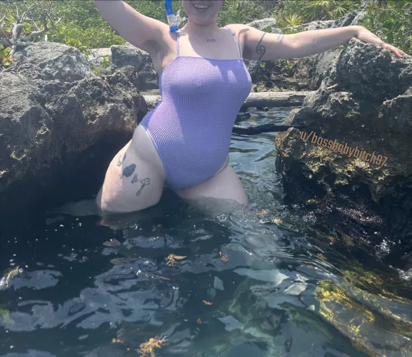 Curvy babes snorkel too
