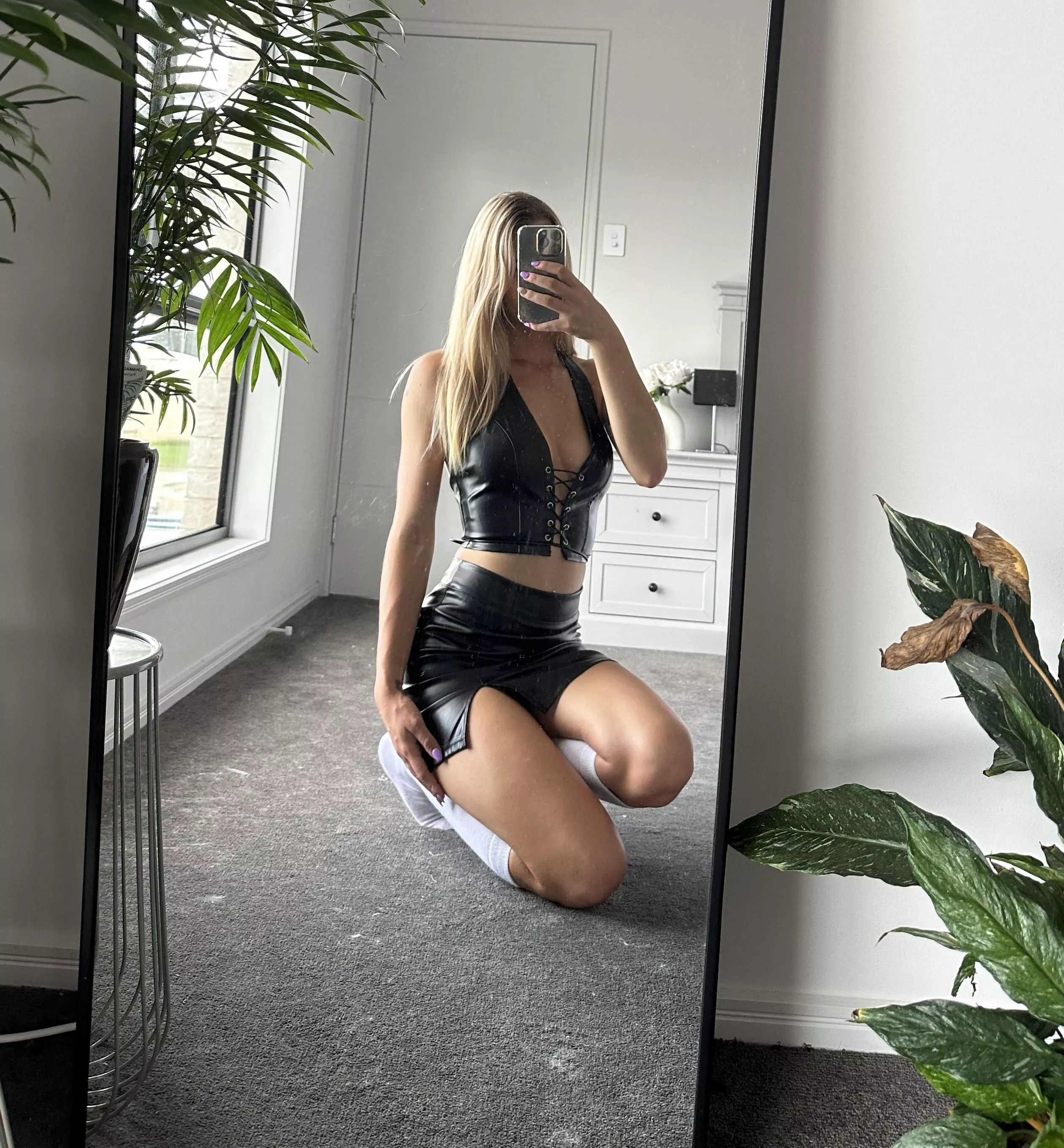 is it a MUST to wear leather on our date