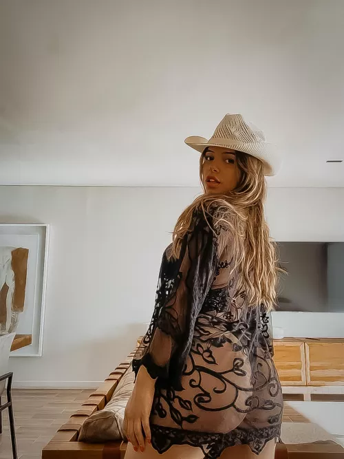 Is there a gentleman who'd take me out on a date