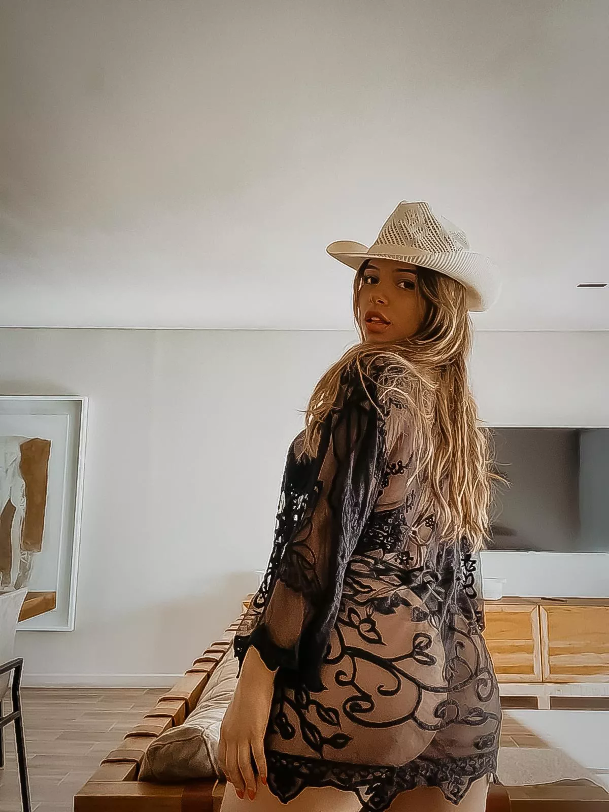 Is there a gentleman who'd take me out on a date