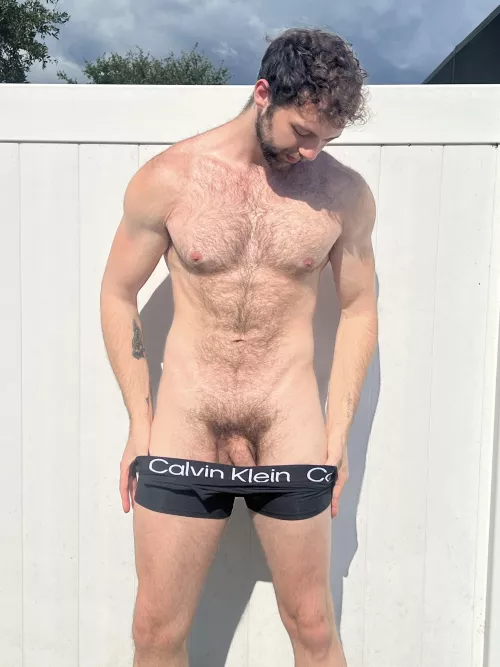 Just a 6’8 otter sunbathing 😉