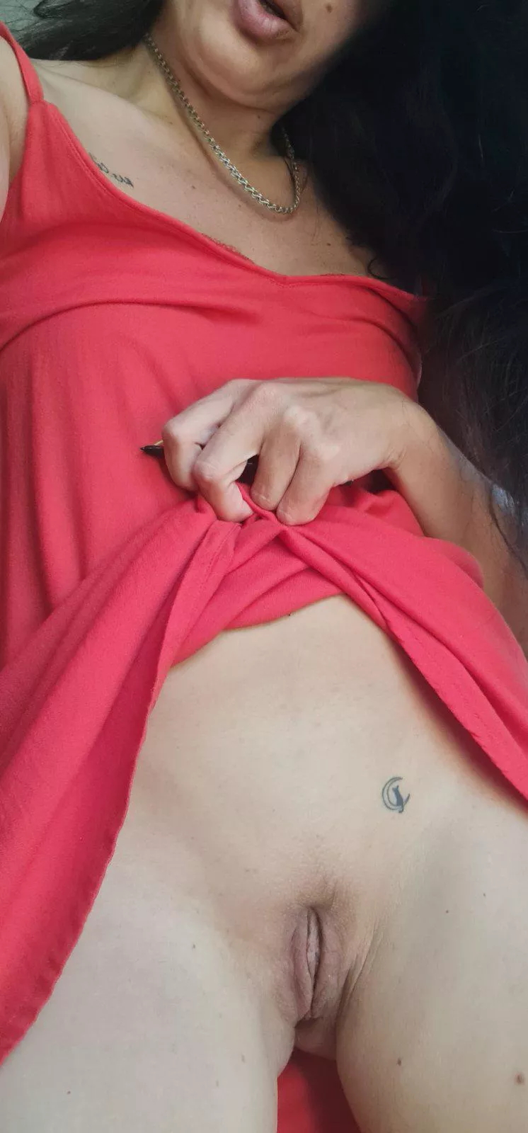 Look under my dress(f41)