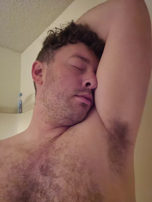 Love how my pits smell after the gym