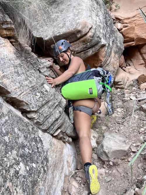 Nude canyoneering! That’s roughly 40lbs of rope I’m carrying, 1/4th of my body weight!