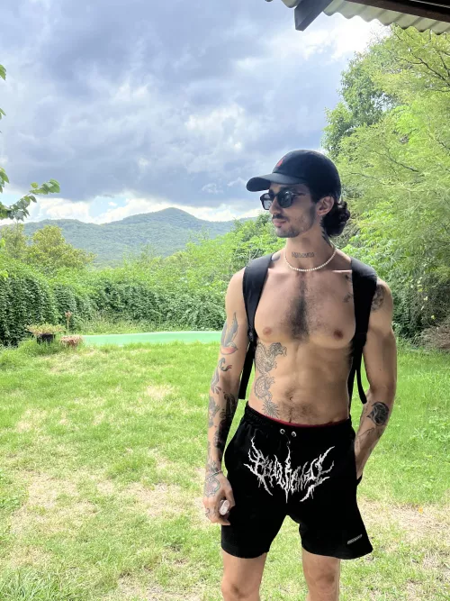 Say “hi” if you want to DM <3