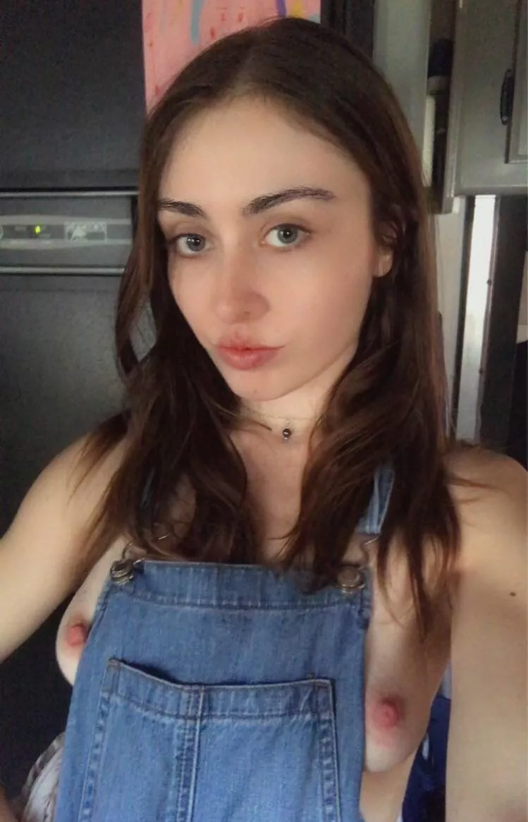 the best way to wear overalls 🌸 (24f)