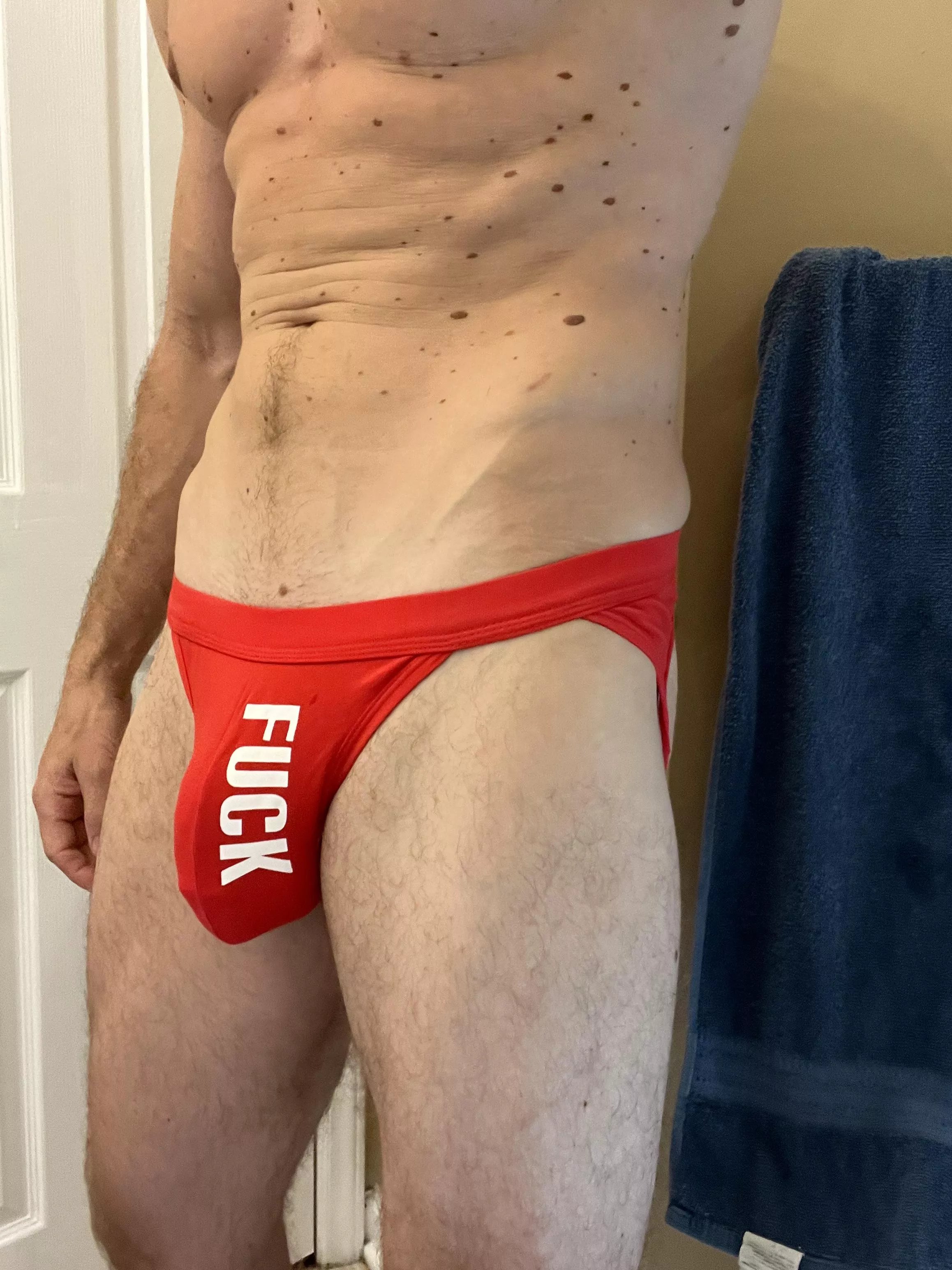 Ur gaymer boyfriend needs a support in the bot lane