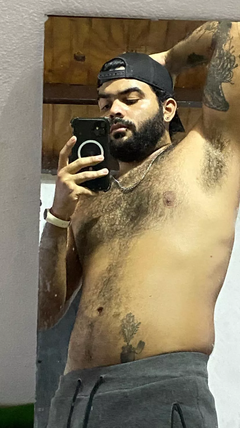 Wanna sniff? I just finished training and it really smells very good.