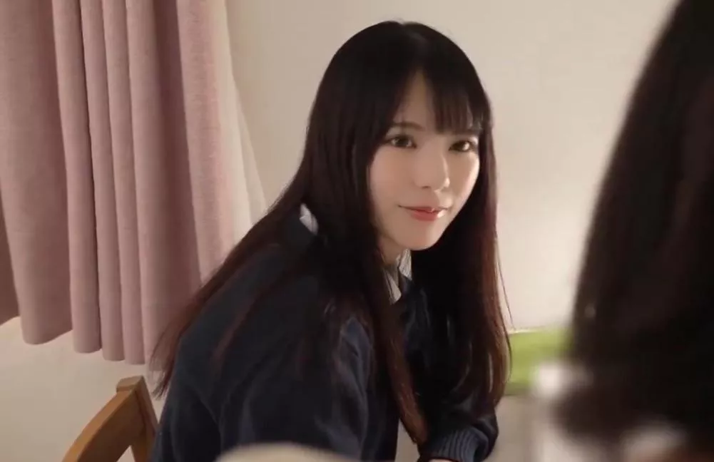 What is the name or code of the actress TIA