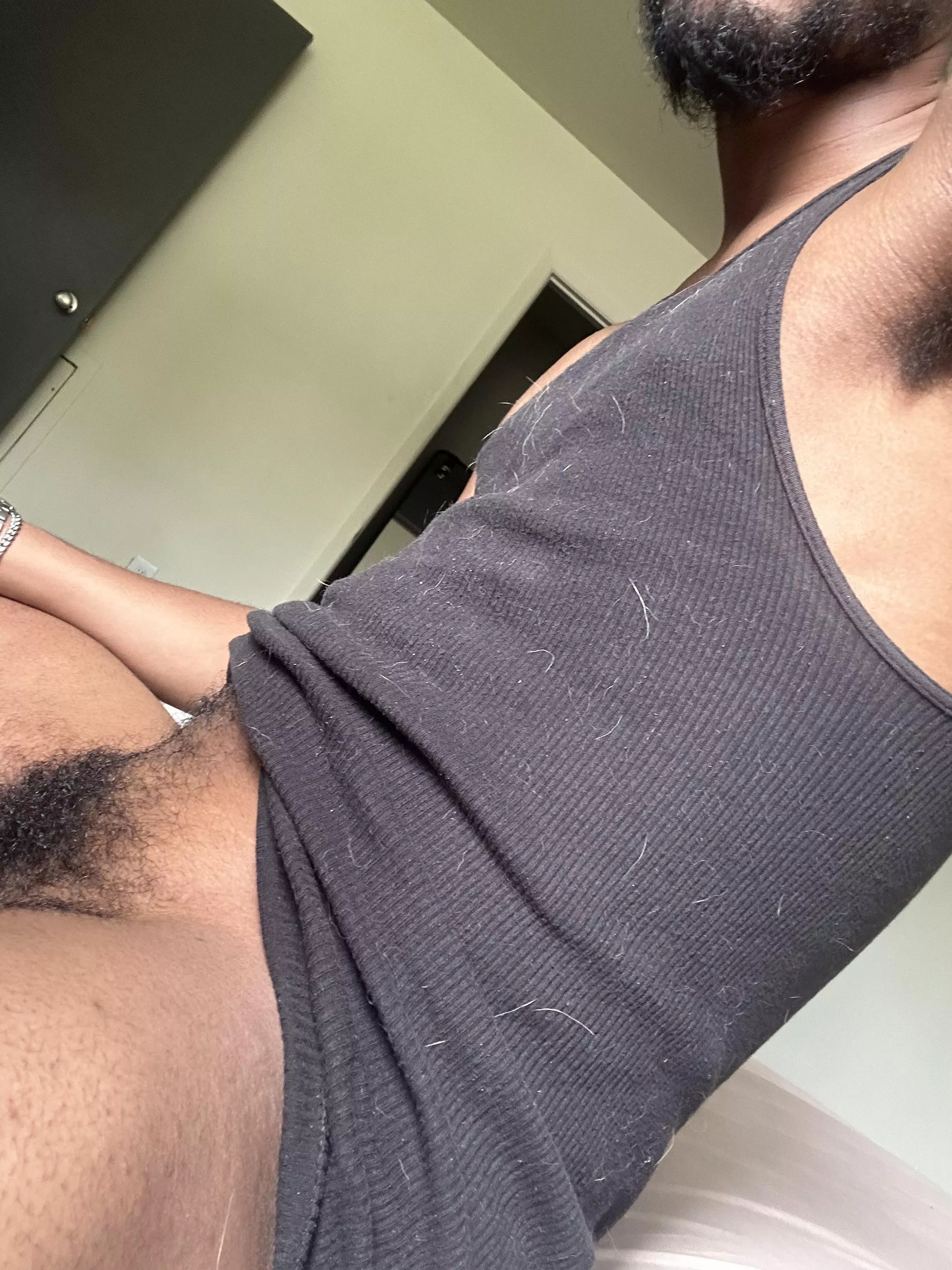 Who doesn’t love a man with a full bush?